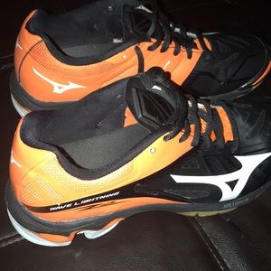 Mizuno volley ball shoes